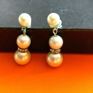 Vintage pearl drop earring